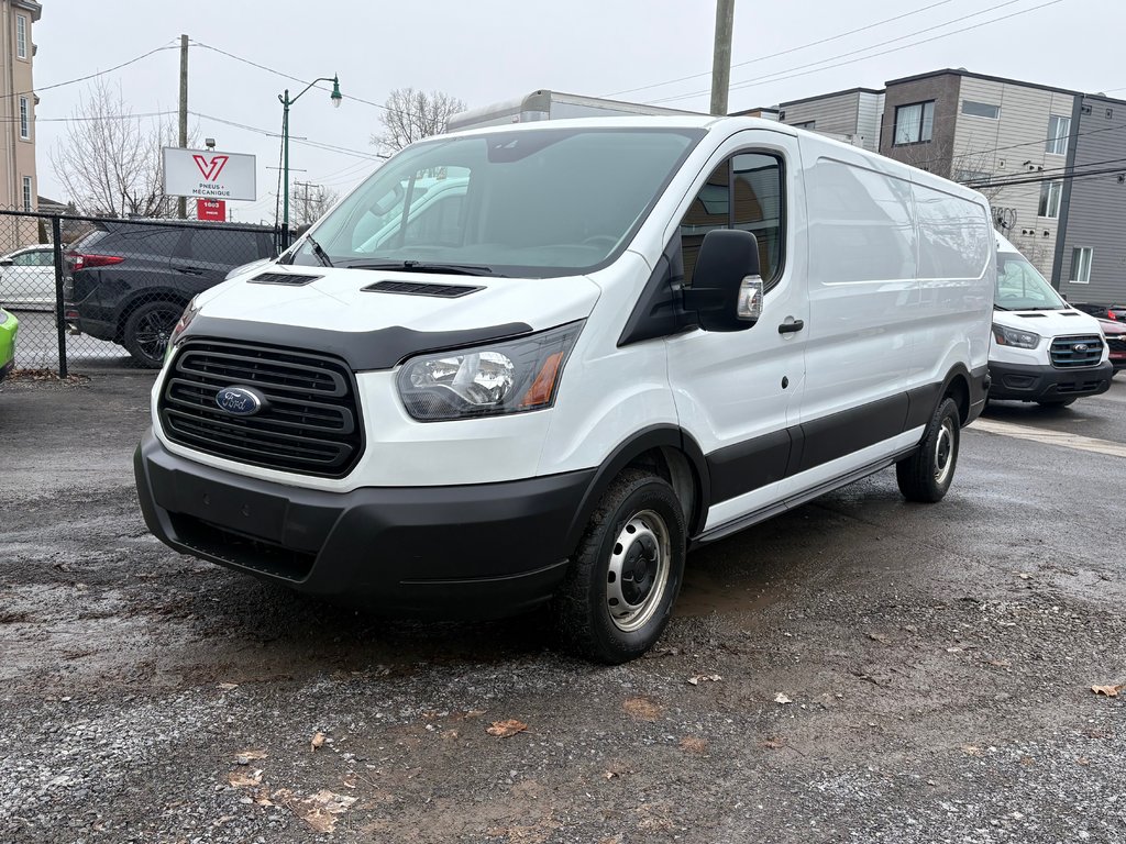 Ford Transit Van T-250 Low Roof 148' 2019 à Repentigny, Québec - 1 - w1024h768px