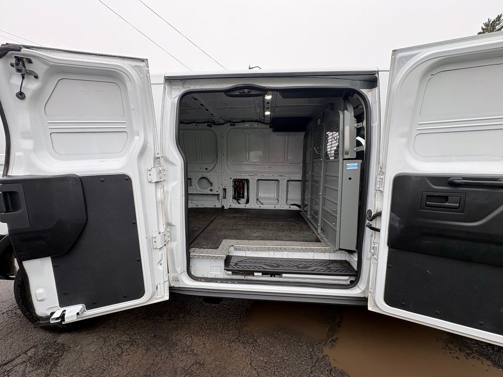 Ford Transit Van T-250 Low Roof 148' 2019 à Repentigny, Québec - 9 - w1024h768px