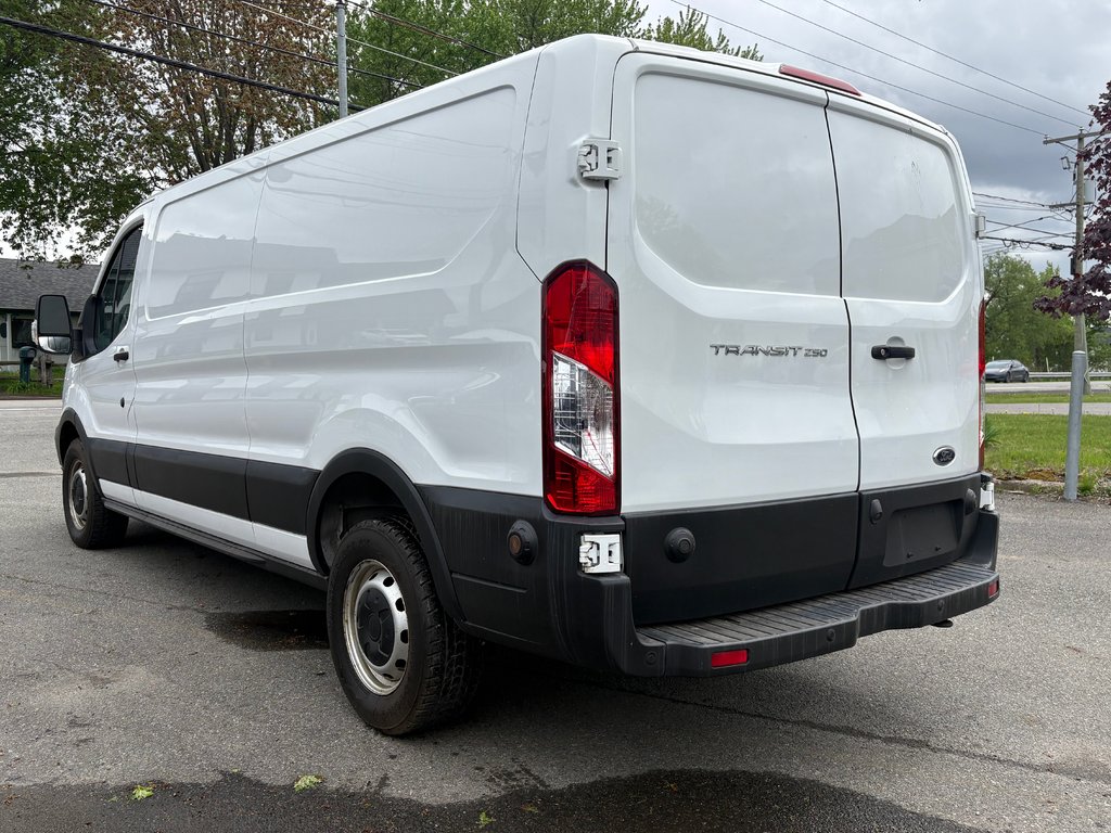 Ford Transit Van T-250 Low Roof 148' 2019 à Repentigny, Québec - 8 - w1024h768px