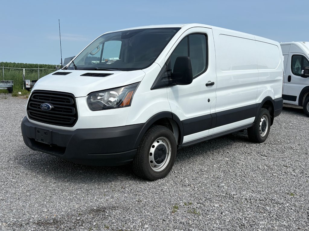 Ford Transit Van T-250 Low Roof 130' 2019 à Repentigny, Québec - 1 - w1024h768px