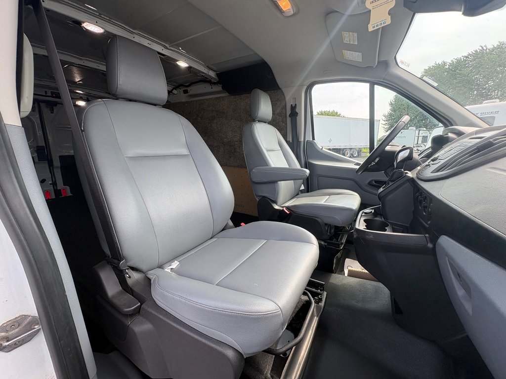 Ford Transit Van T-250 Low Roof 130' 2019 à Repentigny, Québec - 12 - w1024h768px