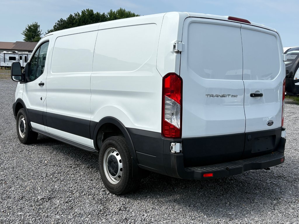 Ford Transit Van T-250 Low Roof 130' 2019 à Repentigny, Québec - 6 - w1024h768px