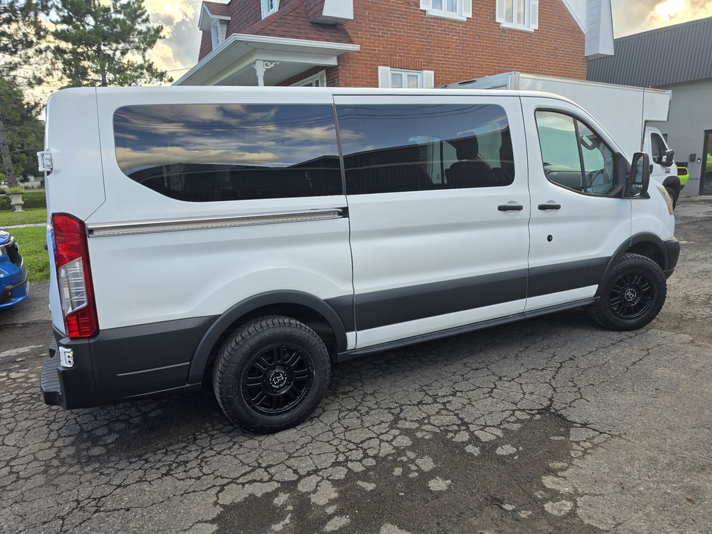 Ford Transit Wagon T-150 XLT Wagon 2015 à Repentigny, Québec - 15 - w1024h768px