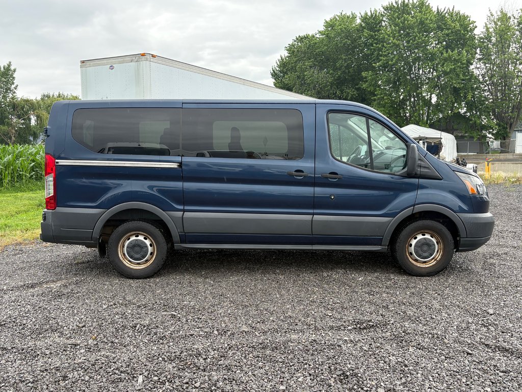 2016 Ford Transit Wagon T-150 XLT Wagon in Repentigny, Quebec - 5 - w1024h768px