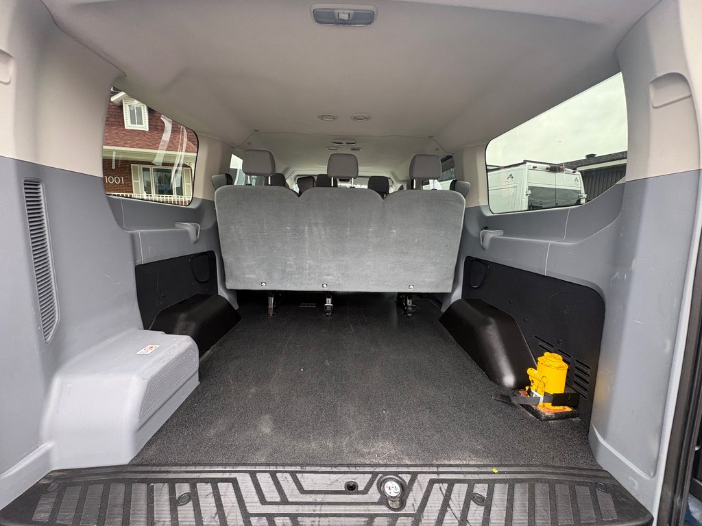 2017 Ford Transit Wagon T-150 XLT Wagon in Repentigny, Quebec - 10 - w1024h768px