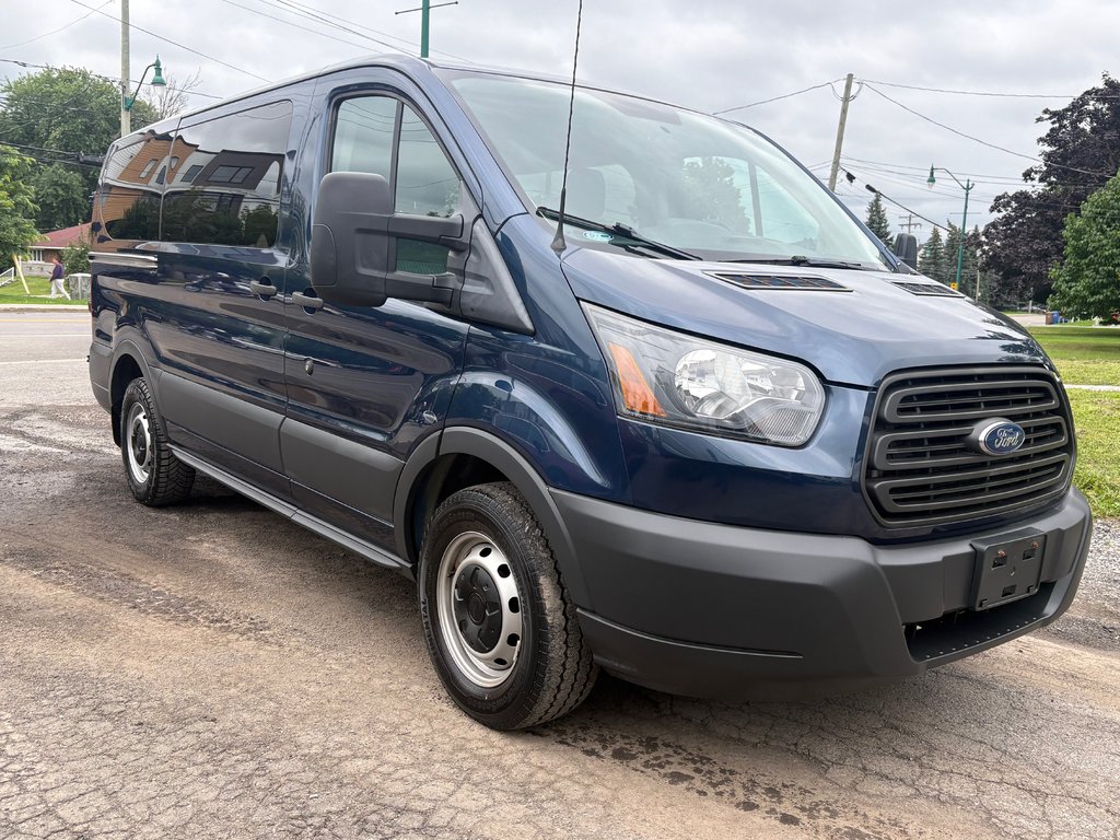 2017 Ford Transit Wagon T-150 XLT Wagon in Repentigny, Quebec - 5 - w1024h768px