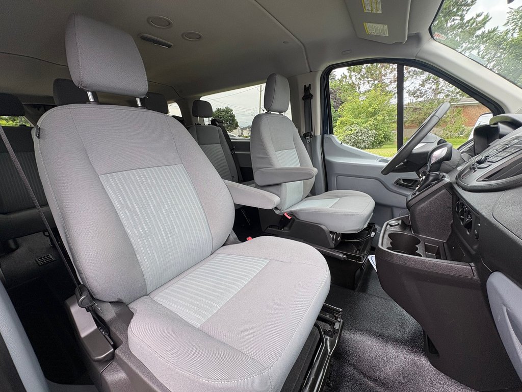 2017 Ford Transit Wagon T-150 XLT Wagon in Repentigny, Quebec - 12 - w1024h768px