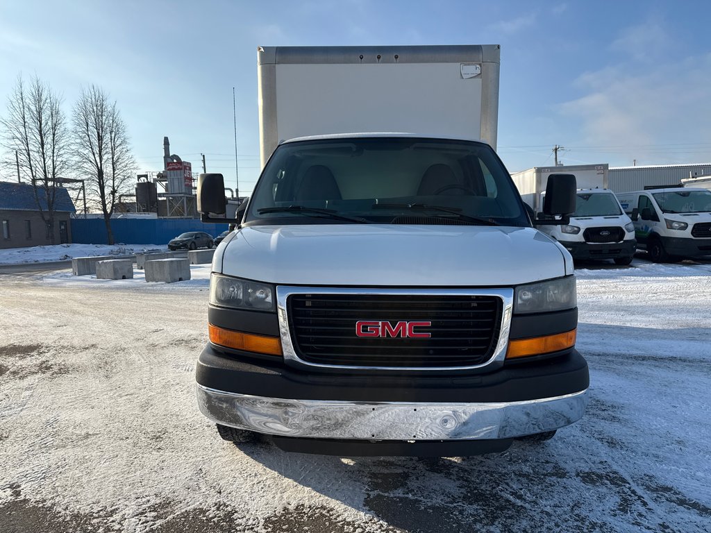 GMC Savana Commercial Cutaway Cube 12' 2014 à Repentigny, Québec - 9 - w1024h768px