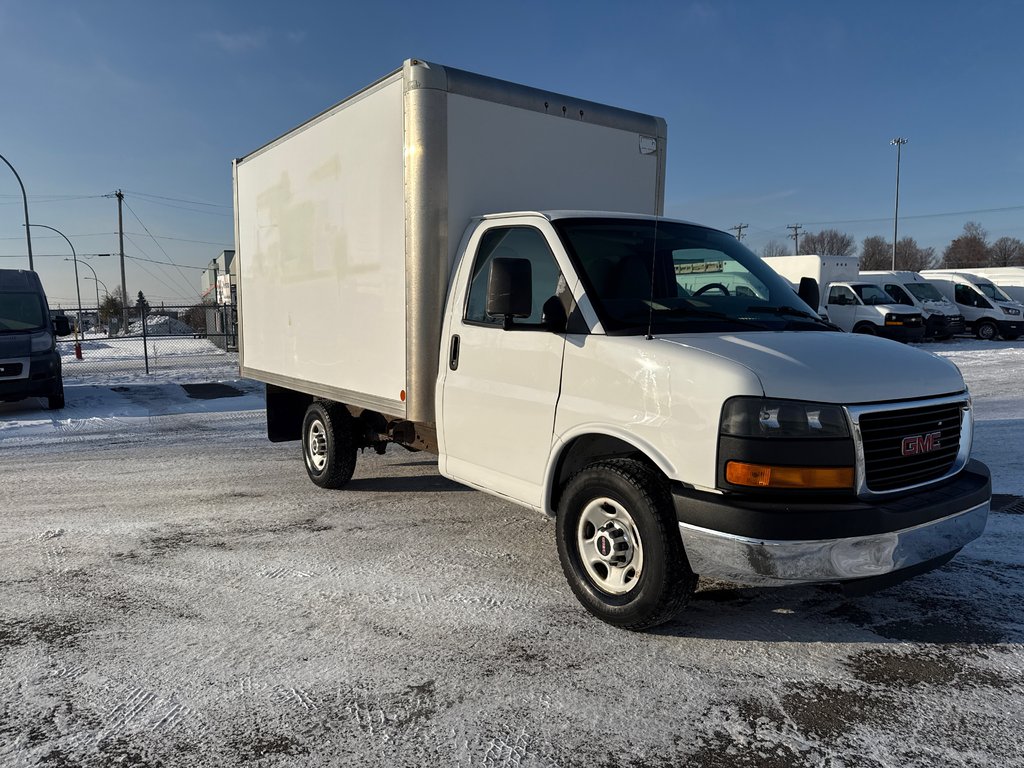 GMC Savana Commercial Cutaway Cube 12' 2014 à Repentigny, Québec - 8 - w1024h768px