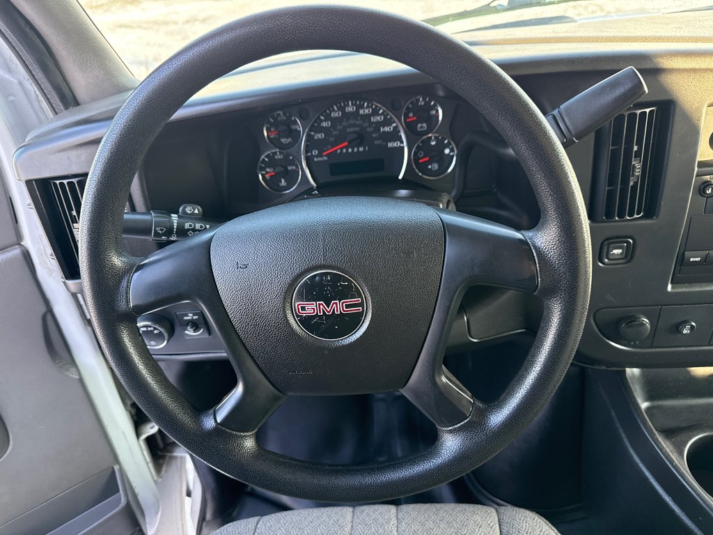 GMC Savana Commercial Cutaway Cube 12' 2014 à Repentigny, Québec - 12 - w1024h768px