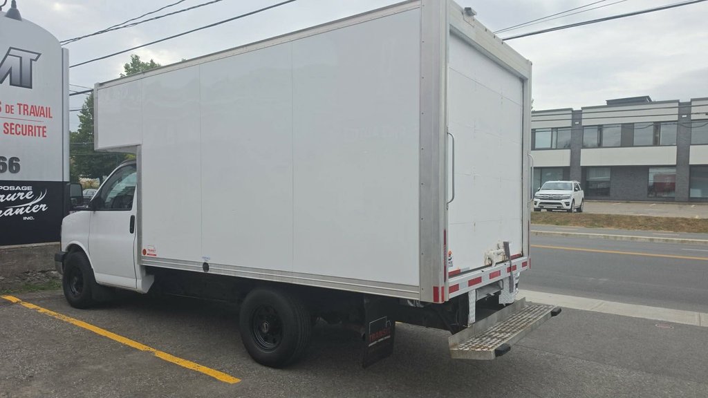 GMC Savana Commercial Cutaway 3500 Cube 12' 2017 à Saint-Sulpice, Québec - 5 - w1024h768px