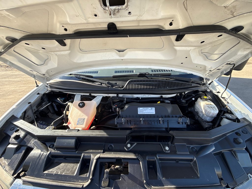 2019 GMC Savana Commercial Cutaway Cube 12' in Repentigny, Quebec - 21 - w1024h768px