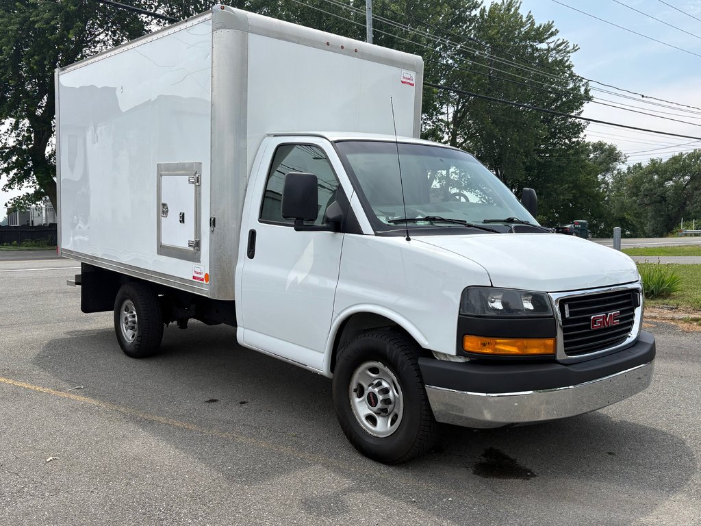 2019 GMC Savana Commercial Cutaway 3500 Cube 12' pieds in Repentigny, Quebec - 4 - w1024h768px