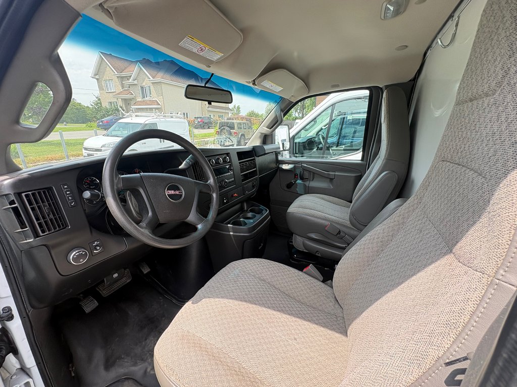 2019 GMC Savana Commercial Cutaway 3500 Cube 12' pieds in Repentigny, Quebec - 11 - w1024h768px