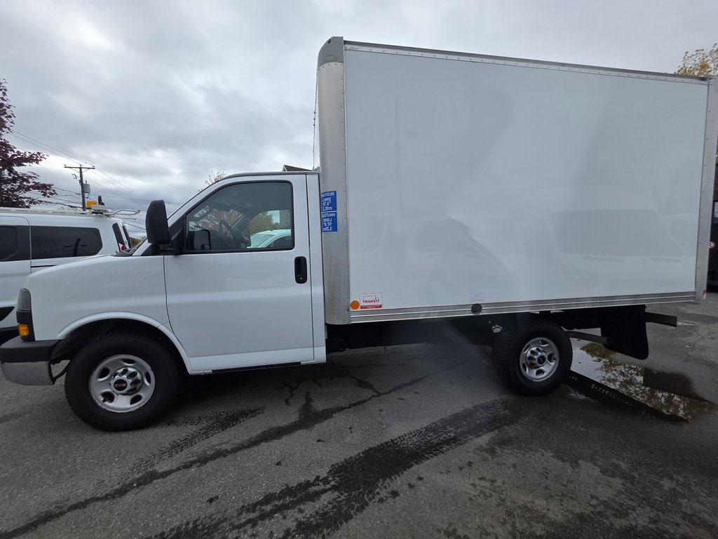GMC Savana Commercial Cutaway 3500 Cube 12' pieds 2019 à Saint-Sulpice, Québec - 4 - w1024h768px