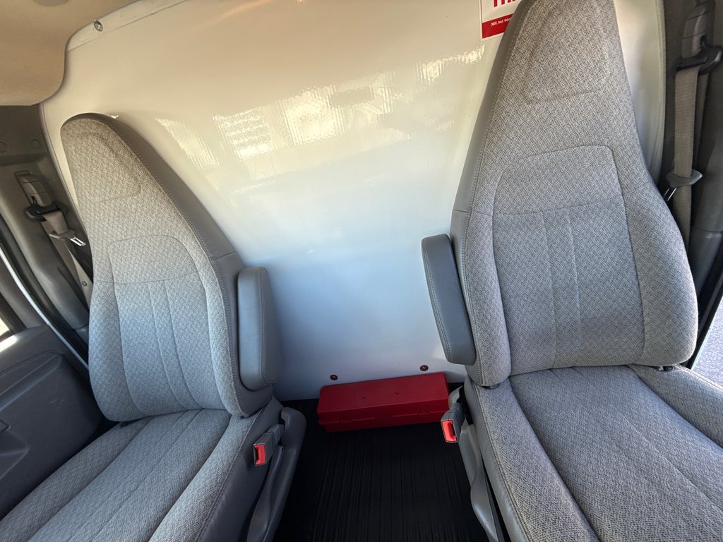 2023 GMC Savana Commercial Cutaway Cube 12 PIEDS 12'' in Repentigny, Quebec - 15 - w1024h768px