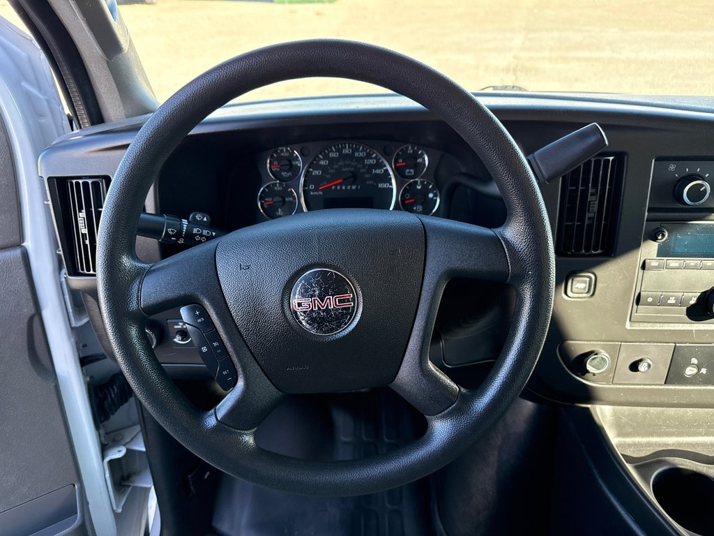 2023 GMC Savana Commercial Cutaway Cube 12 PIEDS 12'' in Repentigny, Quebec - 17 - w1024h768px