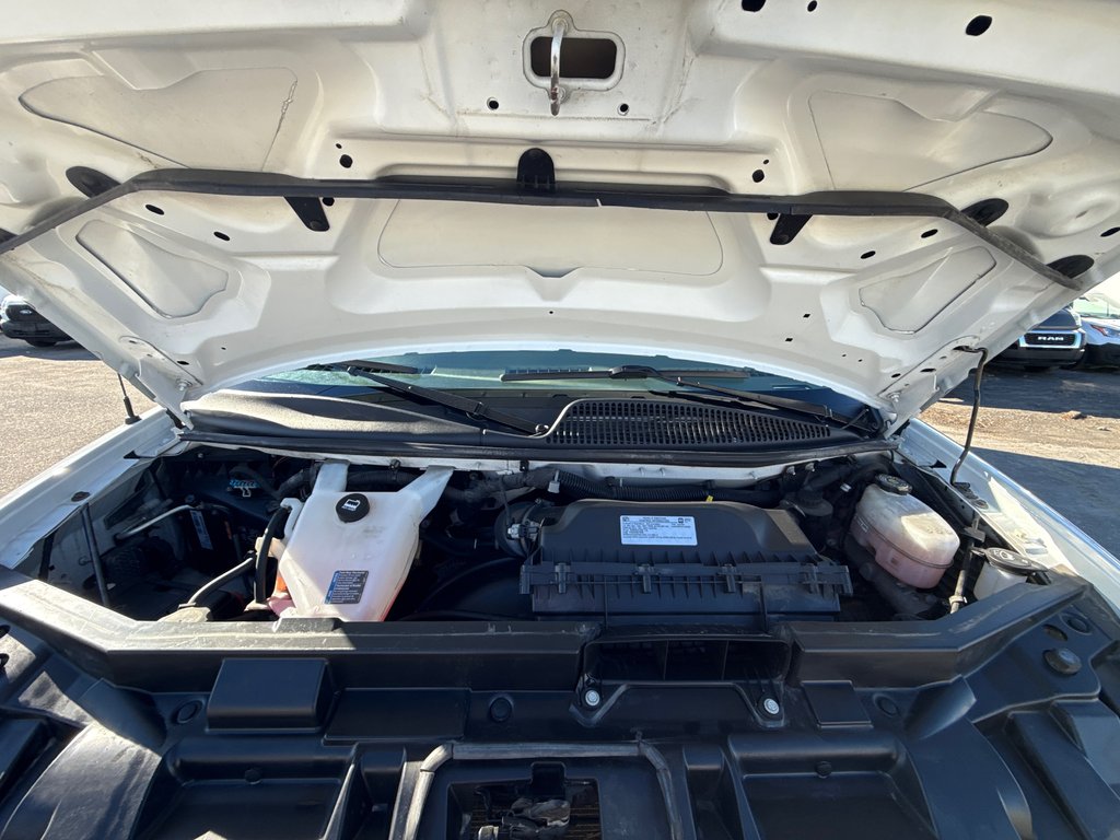 2023 GMC Savana Commercial Cutaway Cube 12 PIEDS 12'' in Repentigny, Quebec - 20 - w1024h768px