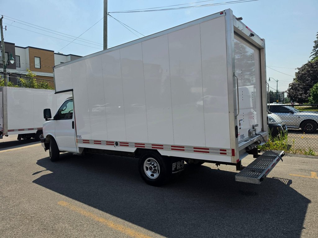 GMC Savana Commercial Cutaway 3500 Cube 14' pieds 2023 à Repentigny, Québec - 5 - w1024h768px