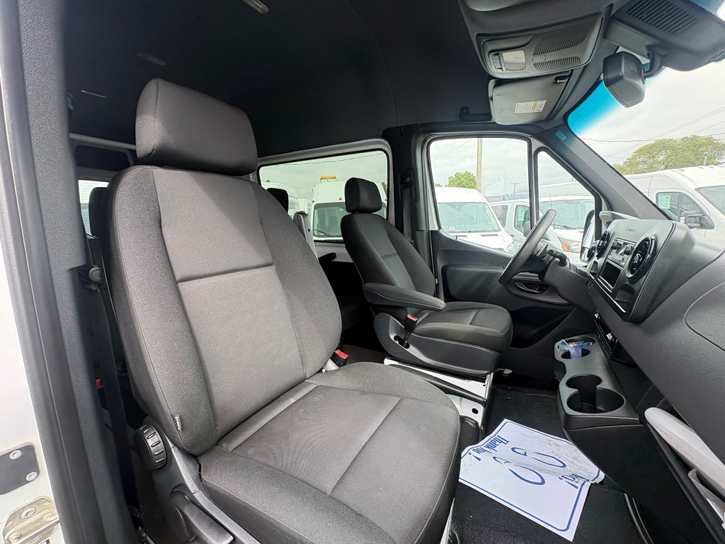 Mercedes-Benz Sprinter Van PASSAGERS 2019 à Saint-Sulpice, Québec - 10 - w1024h768px