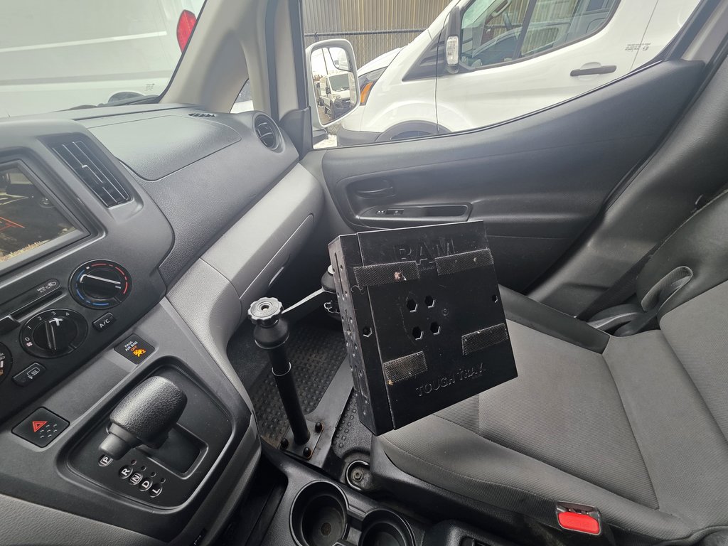 2020 Nissan NV200 Compact Cargo SV in Repentigny, Quebec - 12 - w1024h768px