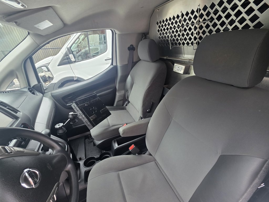 2020 Nissan NV200 Compact Cargo SV in Repentigny, Quebec - 9 - w1024h768px