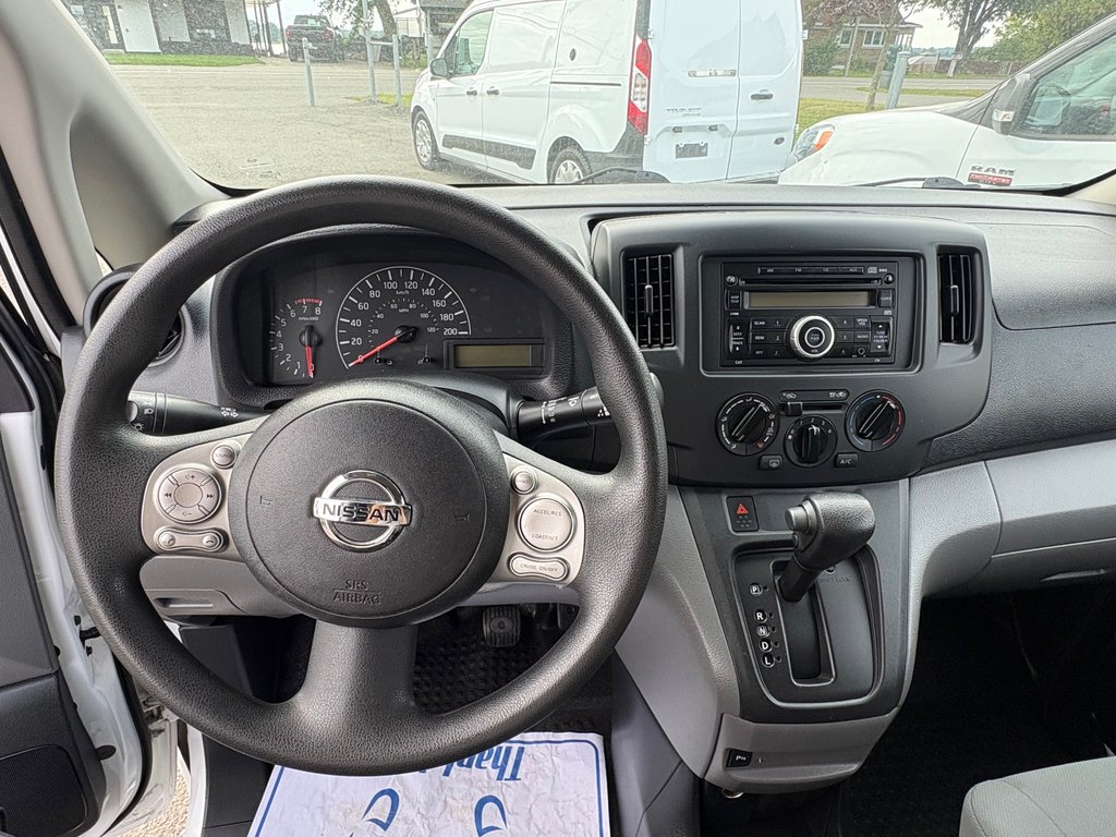 2017 Nissan NV200 S in Repentigny, Quebec - 15 - w1024h768px