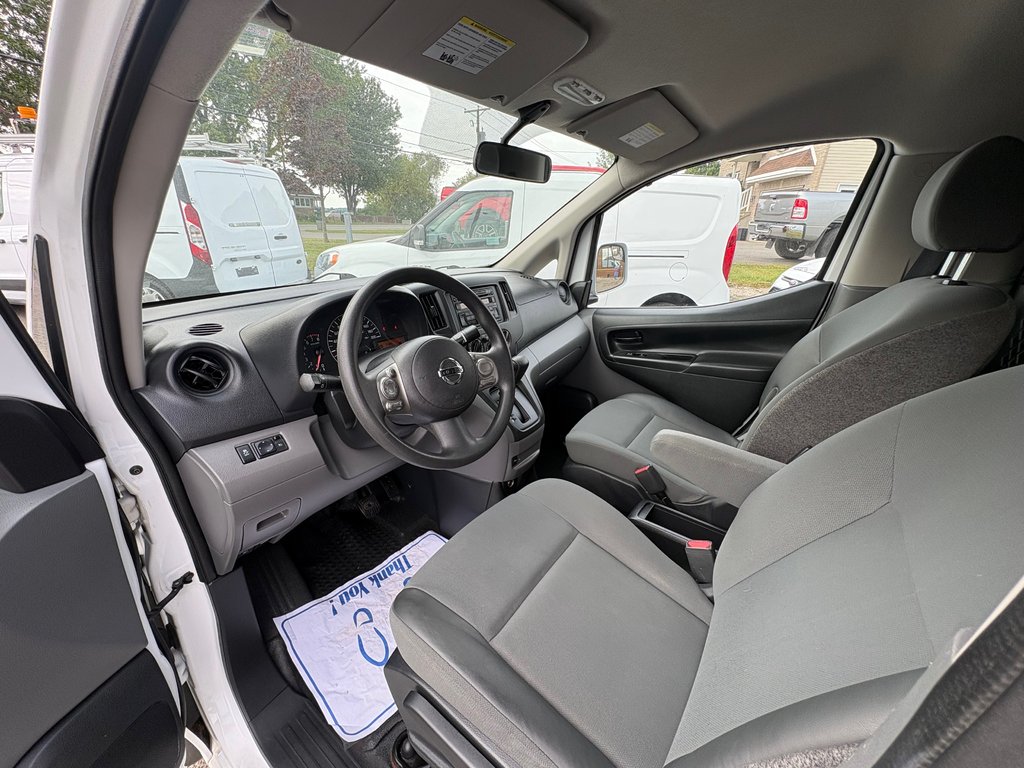 2017 Nissan NV200 S in Repentigny, Quebec - 14 - w1024h768px