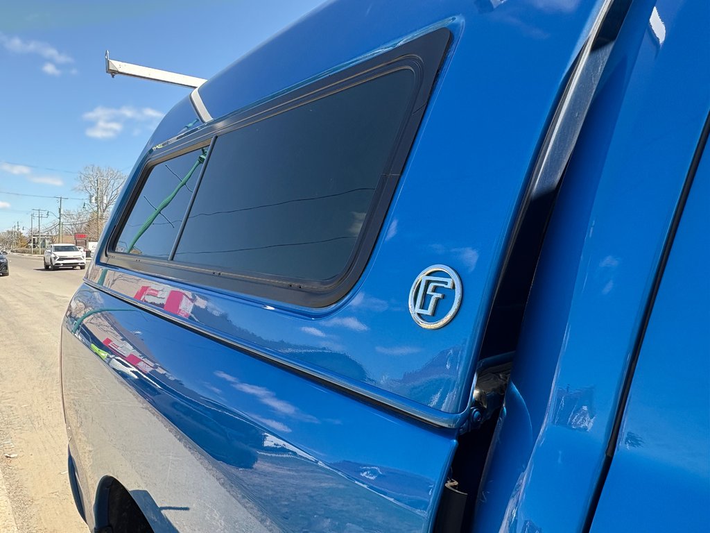 2023 Ram 1500 Classic Express Crew Cab in Repentigny, Quebec - 9 - w1024h768px