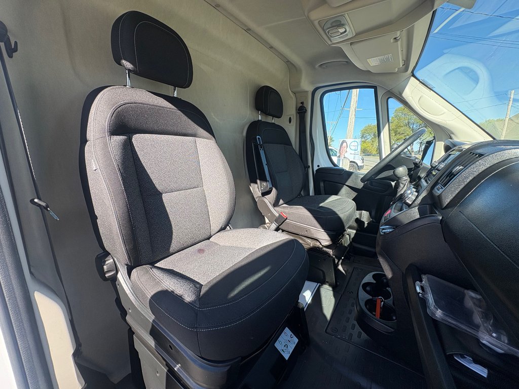 Ram ProMaster Cargo Van 1500 High Roof 136' 2018 à Saint-Sulpice, Québec - 11 - w1024h768px