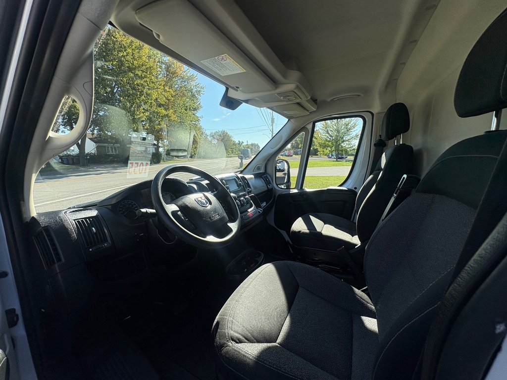 Ram ProMaster Cargo Van 1500 High Roof 136' 2018 à Saint-Sulpice, Québec - 12 - w1024h768px
