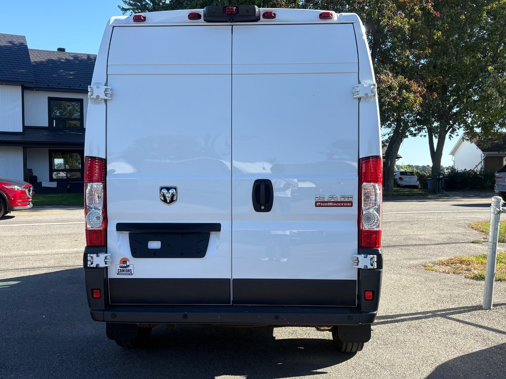 Ram ProMaster Cargo Van 1500 High Roof 136' 2018 à Saint-Sulpice, Québec - 7 - w1024h768px