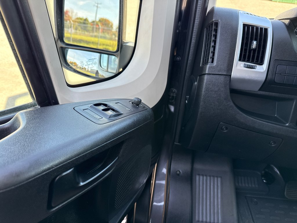 2019 Ram ProMaster Cargo Van 3500 High Roof 159' EXT in Repentigny, Quebec - 19 - w1024h768px