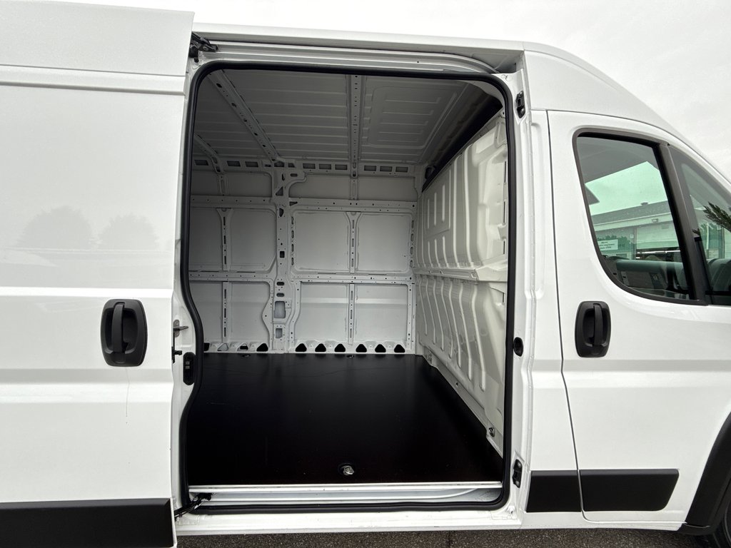 2022 Ram ProMaster Cargo Van 3500 High Roof 159' EXT in Saint-Sulpice, Quebec - 13 - w1024h768px