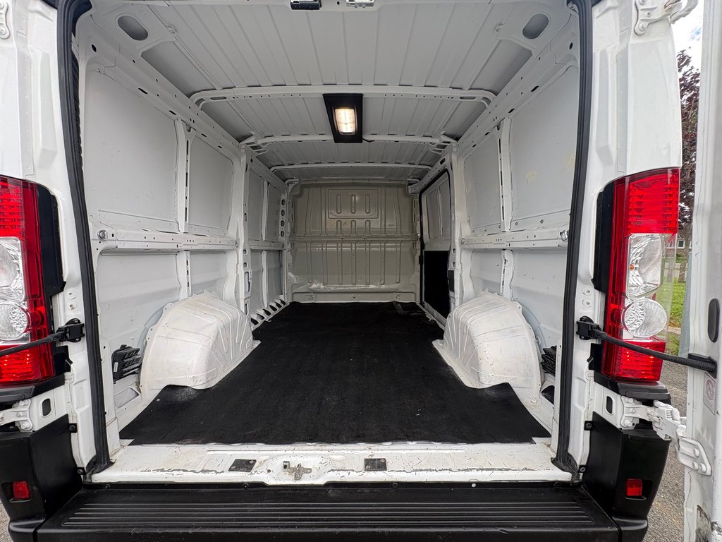 2022 Ram ProMaster Cargo Van 2500 Low Roof 136' in Repentigny, Quebec - 9 - w1024h768px