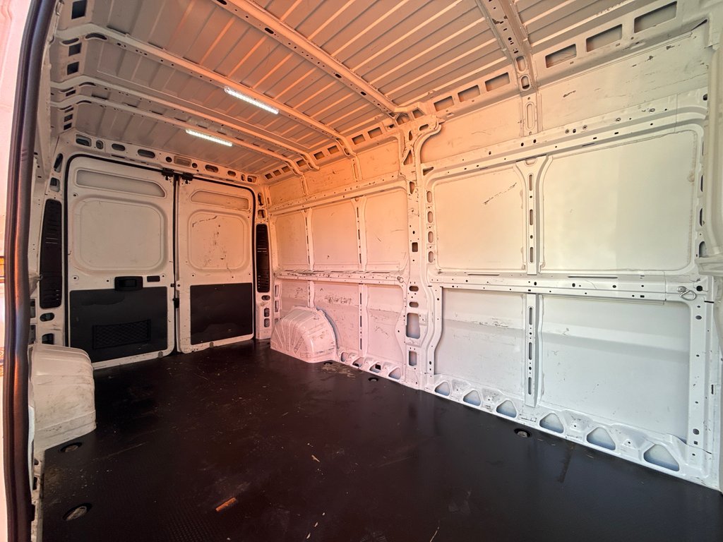 2023 Ram ProMaster Cargo Van 2500 High Roof 159' in Saint-Sulpice, Quebec - 14 - w1024h768px