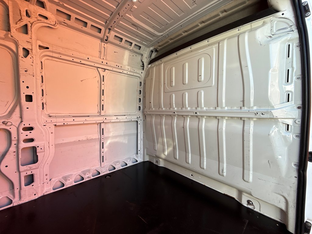 2023 Ram ProMaster Cargo Van 2500 High Roof 159' in Saint-Sulpice, Quebec - 15 - w1024h768px