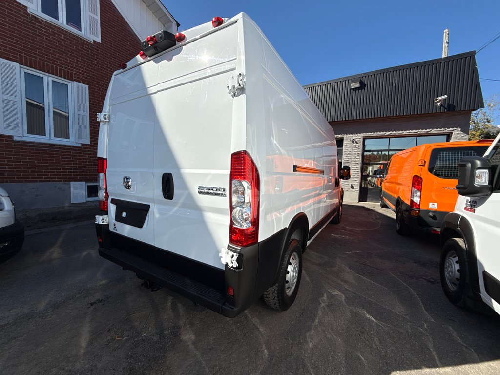2023 Ram ProMaster Cargo Van 2500 High Roof 159' in Saint-Sulpice, Quebec - 5 - w1024h768px