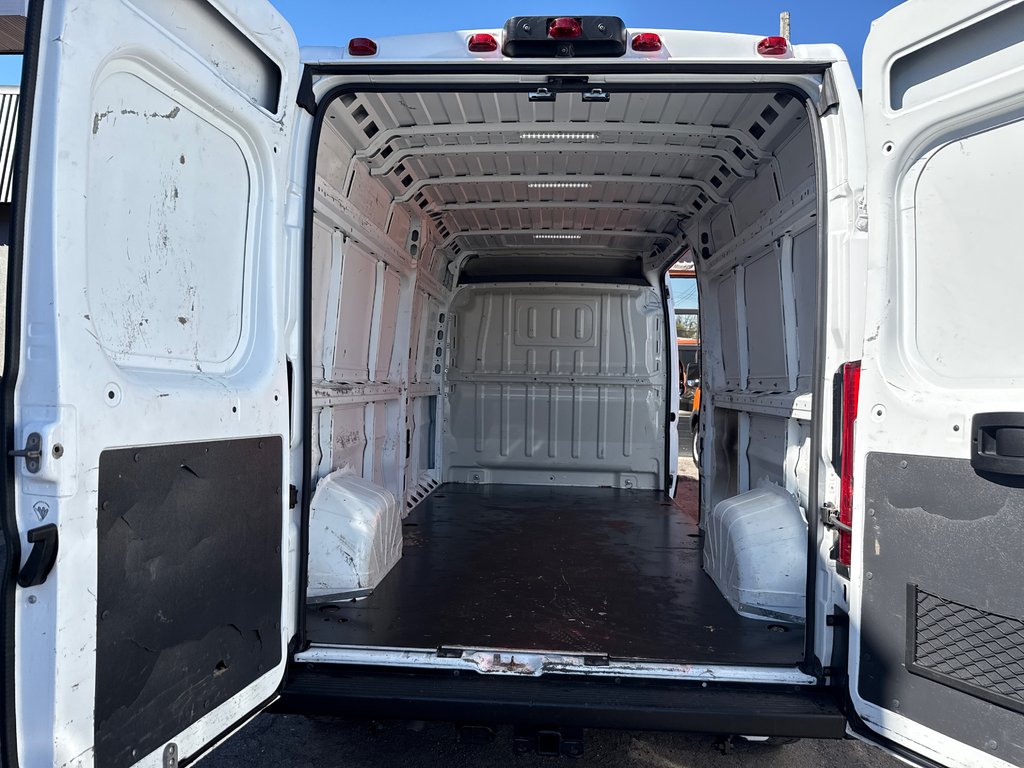 2023 Ram ProMaster Cargo Van 2500 High Roof 159' in Saint-Sulpice, Quebec - 13 - w1024h768px