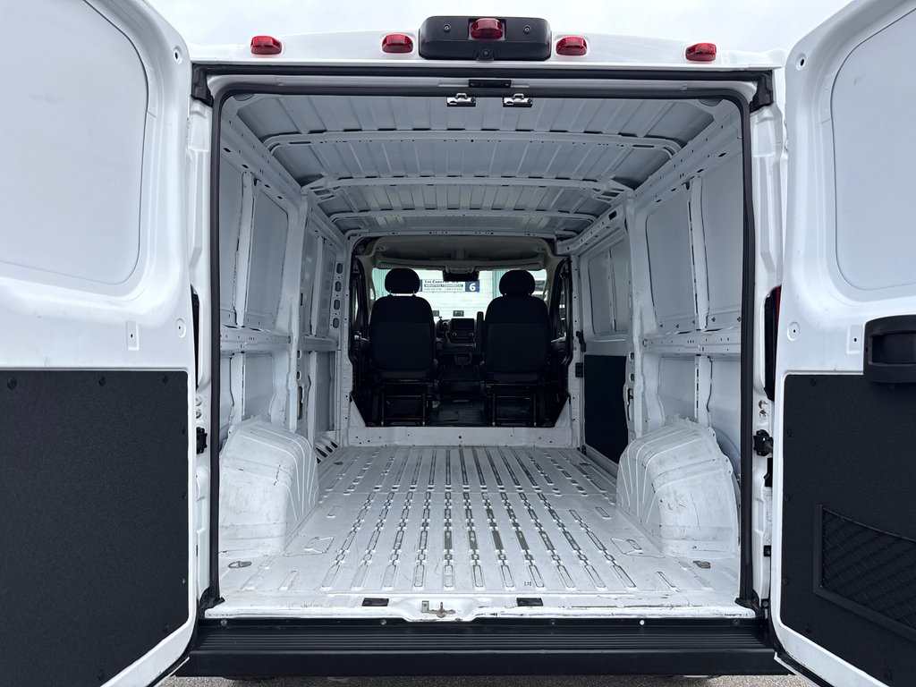 Ram ProMaster Cargo Van 1500 Low Roof 136' 2023 à Repentigny, Québec - 9 - w1024h768px