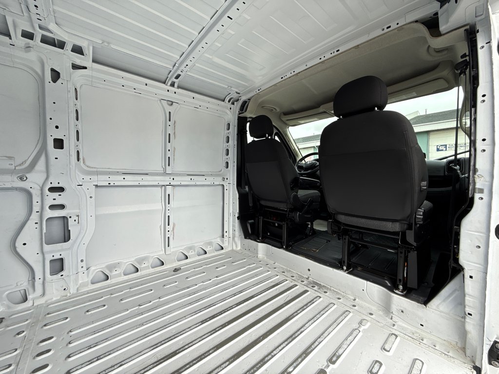 Ram ProMaster Cargo Van 1500 Low Roof 136' 2023 à Repentigny, Québec - 11 - w1024h768px