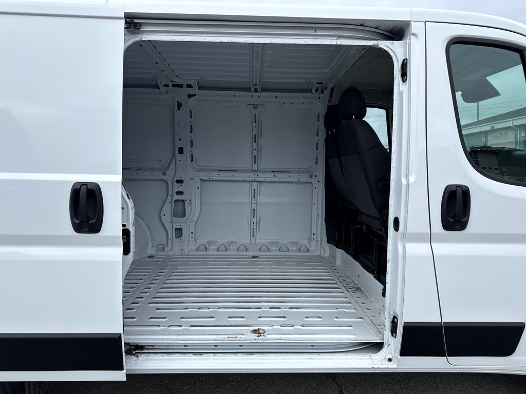Ram ProMaster Cargo Van 1500 Low Roof 136' 2023 à Repentigny, Québec - 12 - w1024h768px