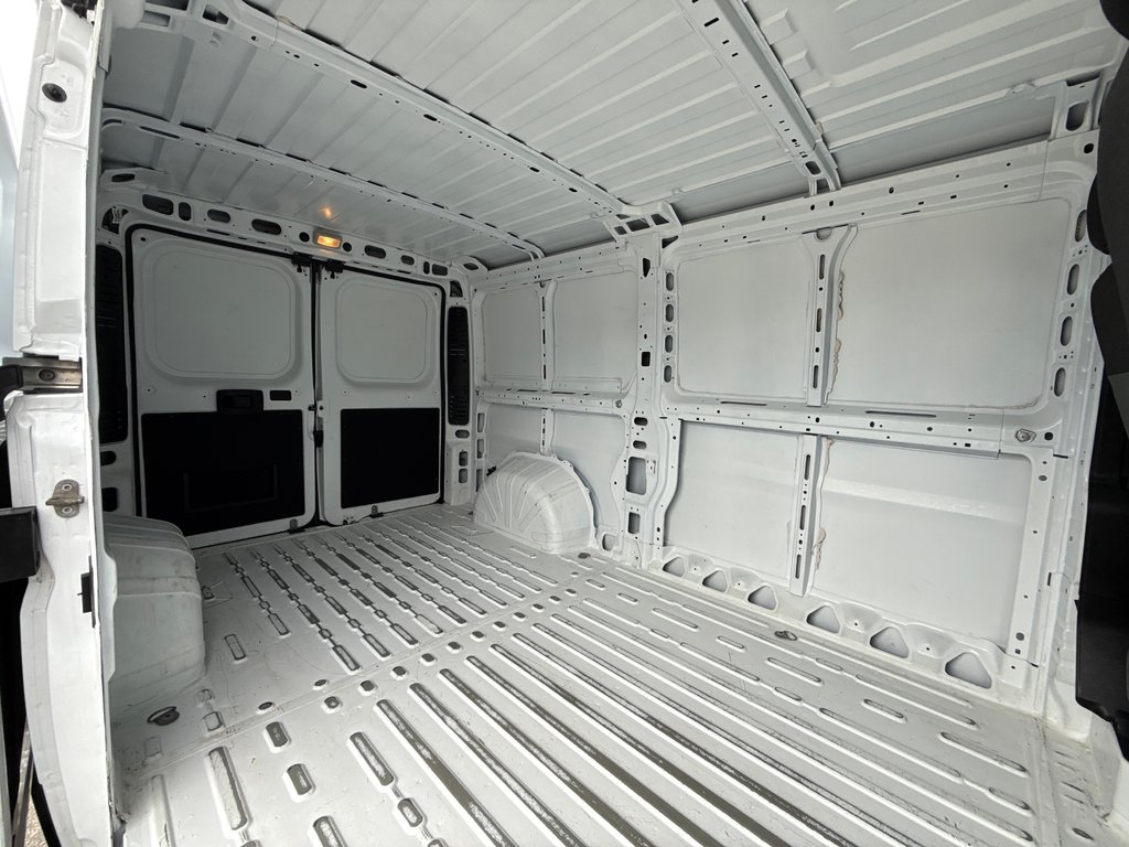 Ram ProMaster Cargo Van 1500 Low Roof 136' 2023 à Repentigny, Québec - 10 - w1024h768px