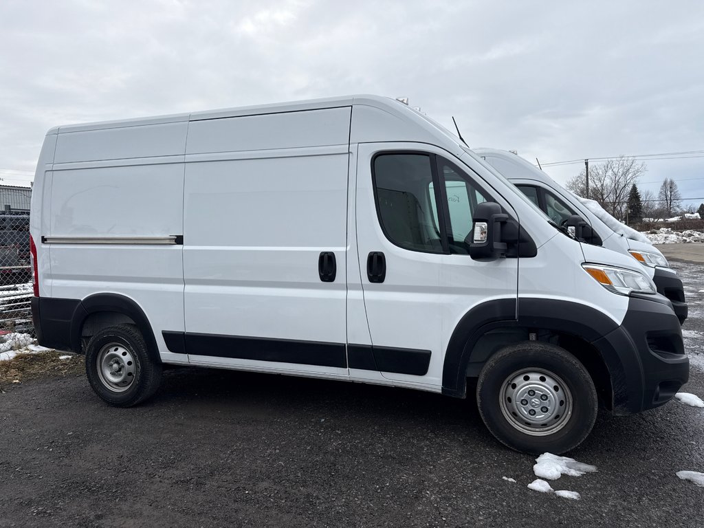 Ram ProMaster Cargo Van 2500 High Roof 136' 2023 à Repentigny, Québec - 1 - w1024h768px