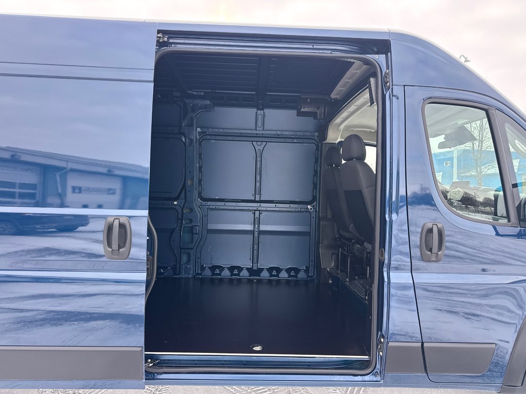 Ram ProMaster Cargo Van 2500 High Roof 159' 2023 à Repentigny, Québec - 11 - w1024h768px