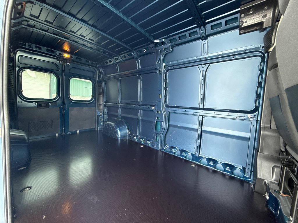 Ram ProMaster Cargo Van 2500 High Roof 159' 2023 à Repentigny, Québec - 12 - w1024h768px