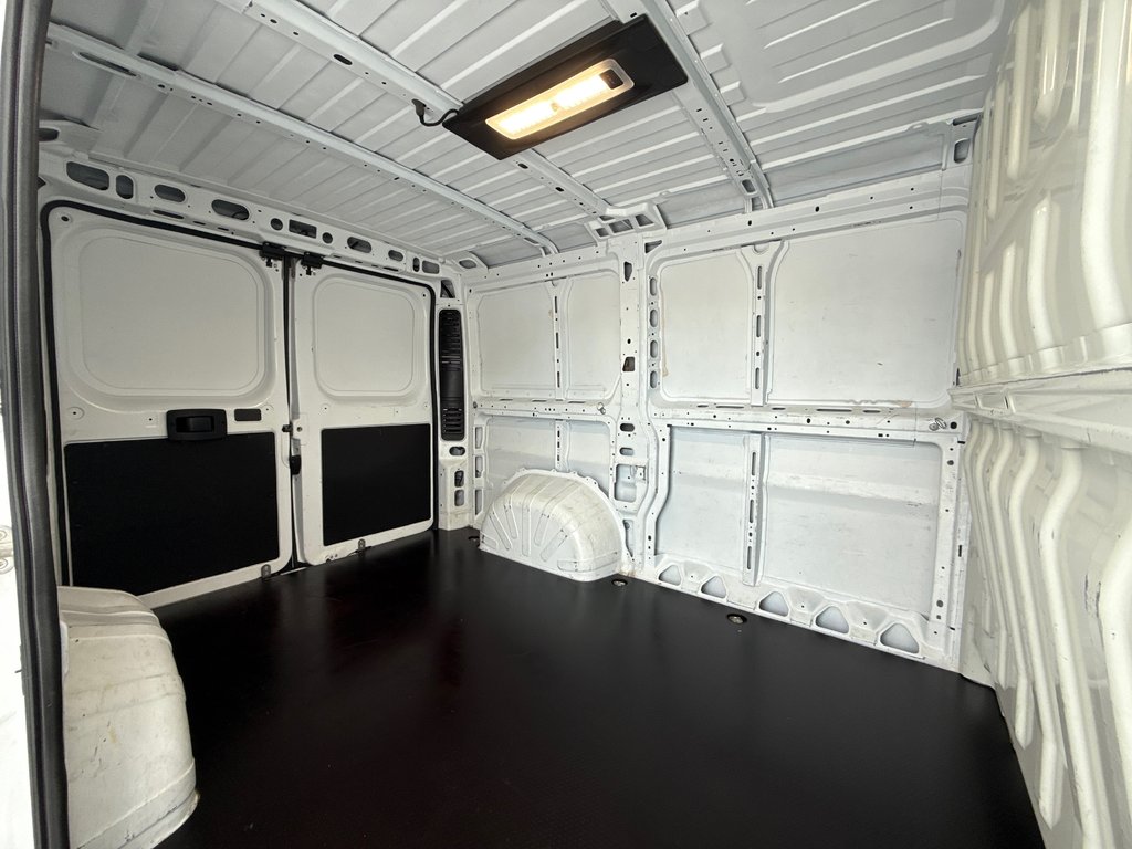 Ram ProMaster Cargo Van 1500 Low Roof 118' 2023 à Repentigny, Québec - 12 - w1024h768px