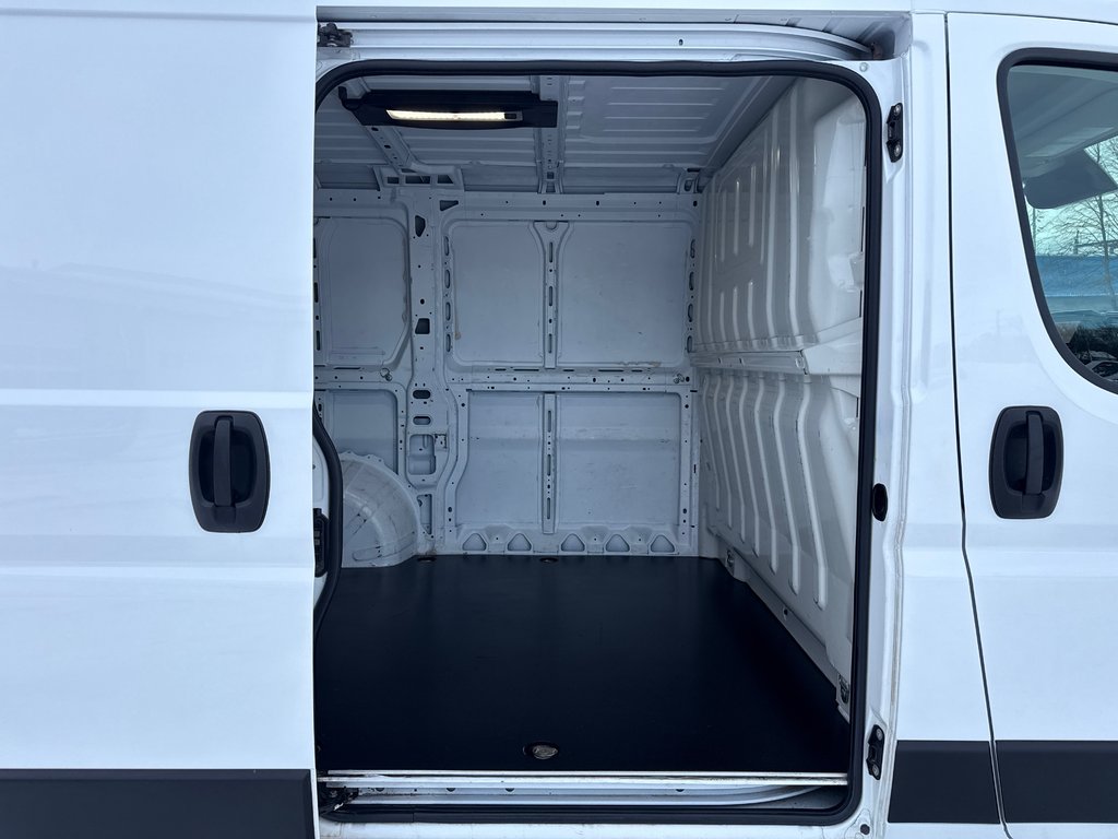 Ram ProMaster Cargo Van 1500 Low Roof 118' 2023 à Repentigny, Québec - 13 - w1024h768px