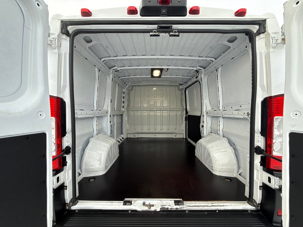 Ram ProMaster Cargo Van 1500 Low Roof 118' 2023 à Repentigny, Québec - 10 - w1024h768px
