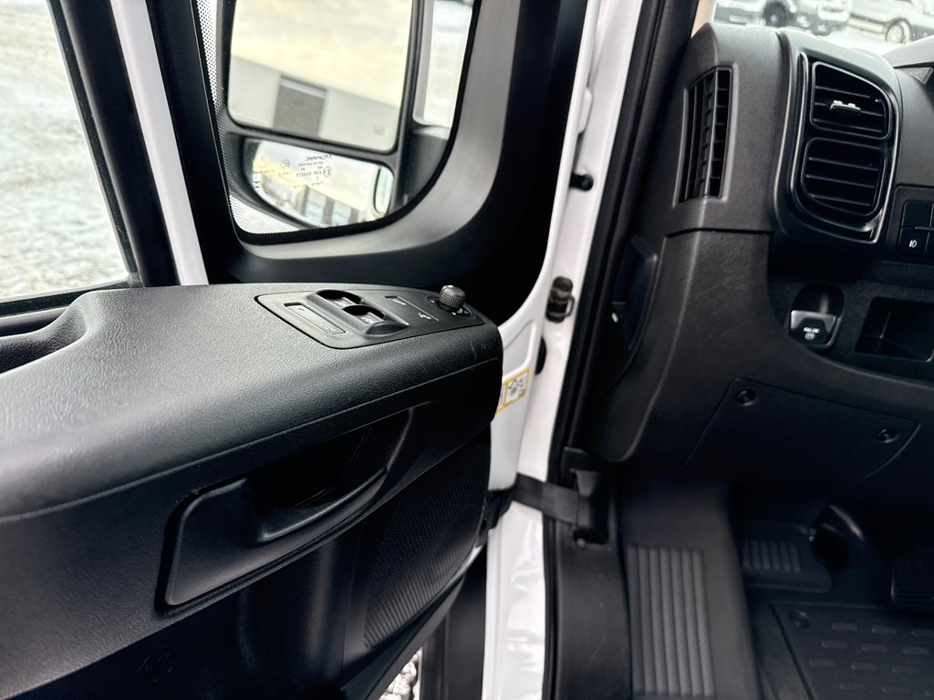 Ram ProMaster Cargo Van 1500 Low Roof 118' 2023 à Repentigny, Québec - 18 - w1024h768px